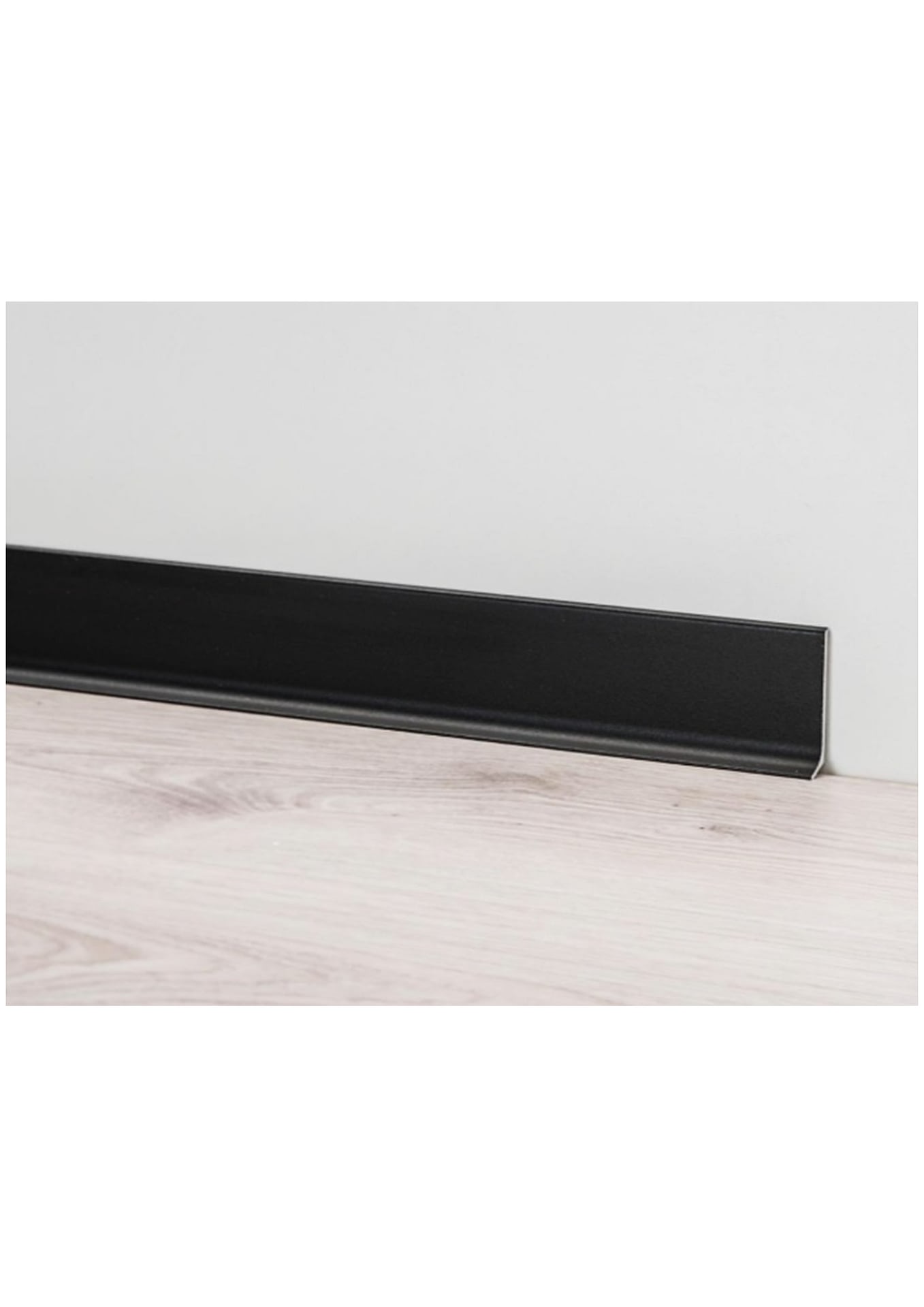 Guardaescoba Aluminio 60MM X 2.7M Negro Mate 1 Guardaescoba Aluminio 60MM X 2.7M Negro Mate