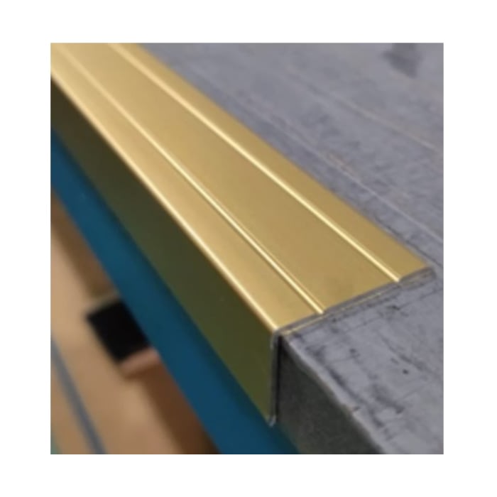 Nariz Autoadherible Aluminio 20 mm x 30 mm x 0,90 m Latón Mate