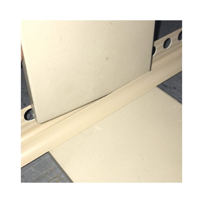 Perfil Interno Mediacaña PVC 9 mm x 2,5 m Crema Suave
