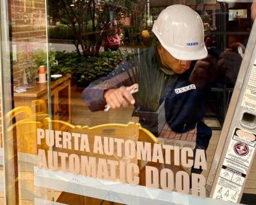 Mantenimiento-de-puertas-automáticas