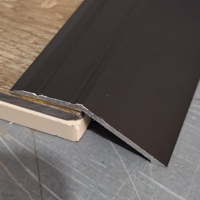 Rampa Autoadhesiva Aluminio 15 mm x 2,7 m Bronce